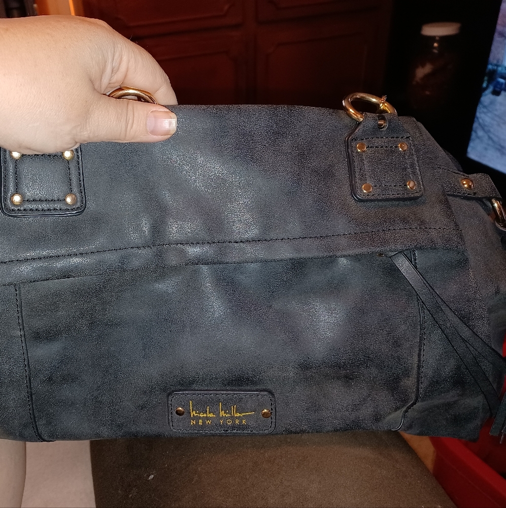Nicole Miller New York leather purse only used once it's really nice
